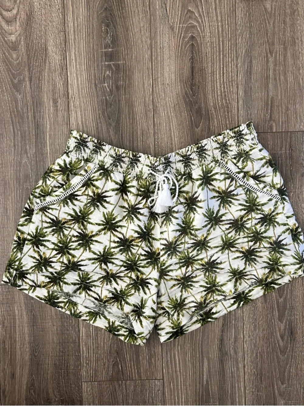 Linen Blend Palm Print Women’s Drawstring Shorts - Briggs XL